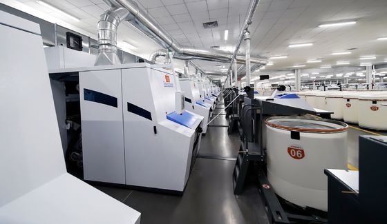 Fils de polyester recyclés à viscose mélangée à haute torsion 835TPM pour le tissage et le tricot