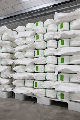 Le type vortex est composé de 90% de polyester et 10% de viscose Ne40/1 MVS, fils blancs bruts pour tissage/tricotage
