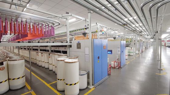 Polyester creux à 50% et viscose à 50%