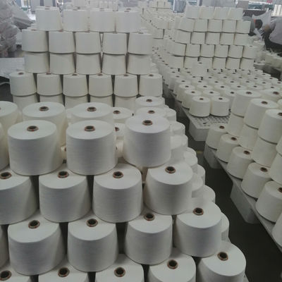 PV 80/20 Ne 25/1 Fils de fibres à vis à anneaux pour tissage et tricotage de tissus mélangés